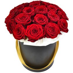 Фото товара 21 червона троянда в капелюшній коробці в Каменец-Подольском