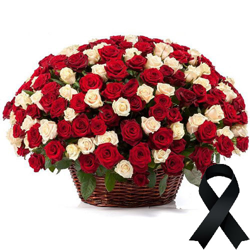 Фото товара 100 красно-белых роз в корзине в Каменец-Подольском