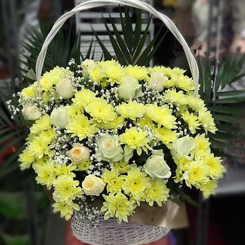 Фото товара Корзина "Жёлтые хризантемы и розы"" в Каменец-Подольском