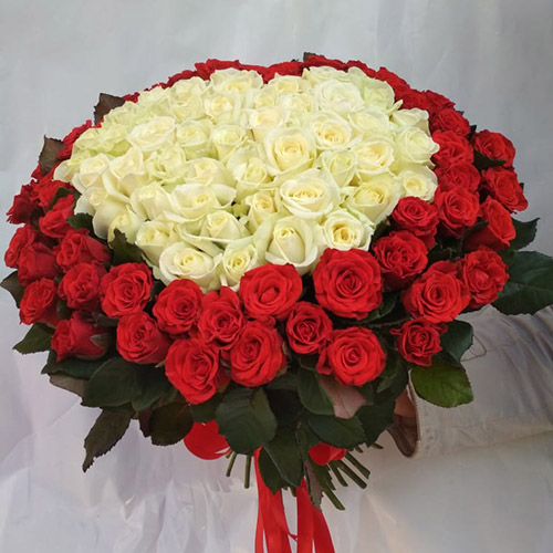квіти та подарунки на 8 Березня в категорії 101 Троянда | «Роза Поділля»