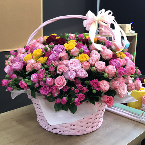 product category Flowers in baskets | Kamianets-Podilskyi | «Роза Поділля»