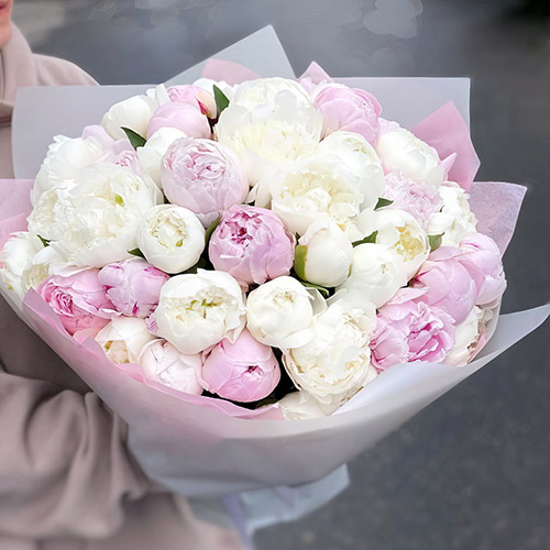 Фото товара 45 белых и розовых пионов в Каменец-Подольском