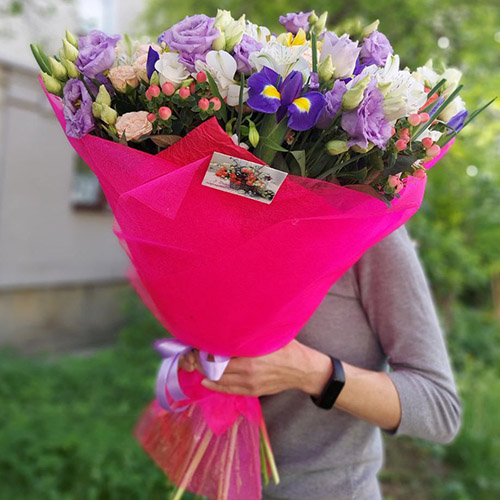 фото букета с ирисами